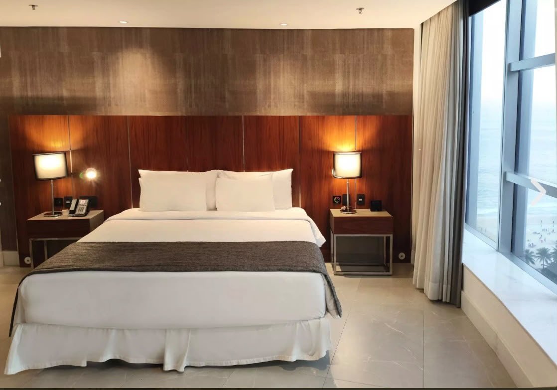 Luxury with Bathtub — king-size bed