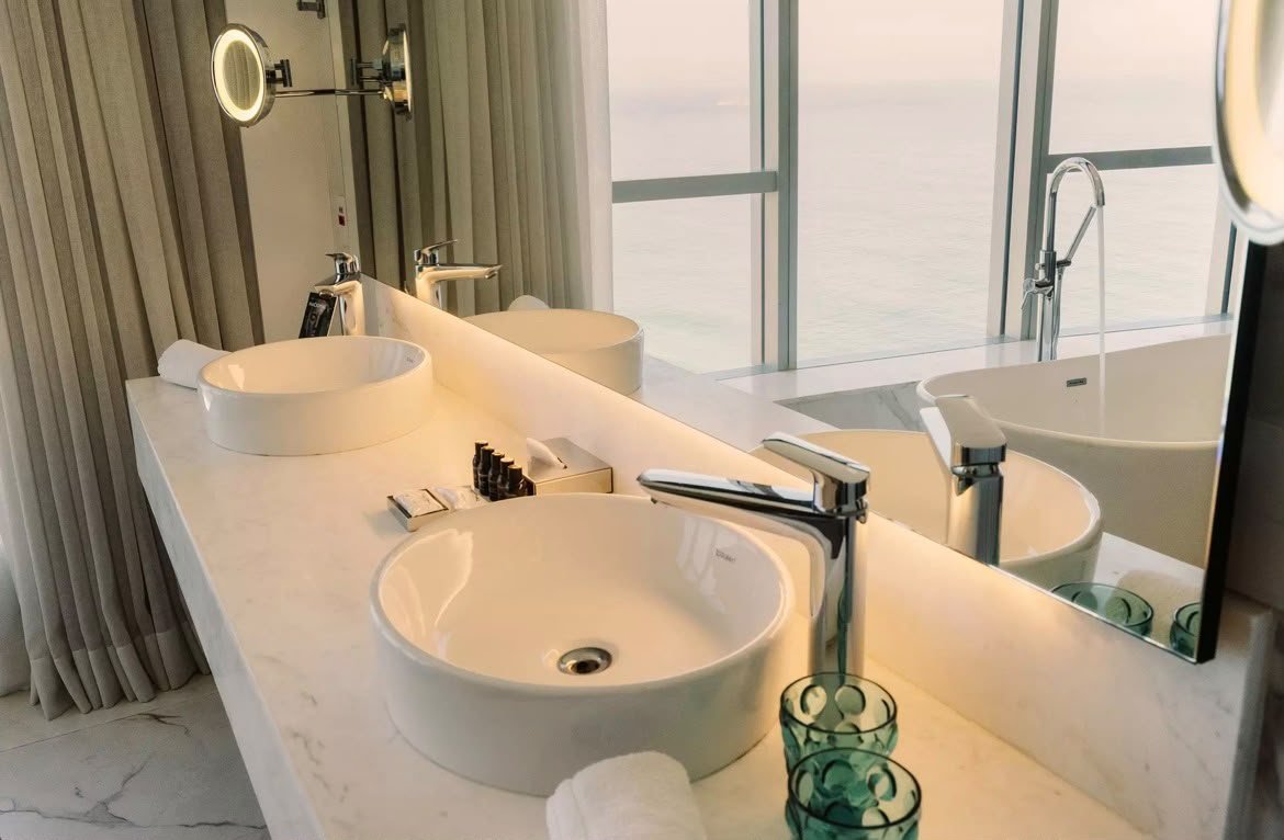 Nacional Suite — double vanity