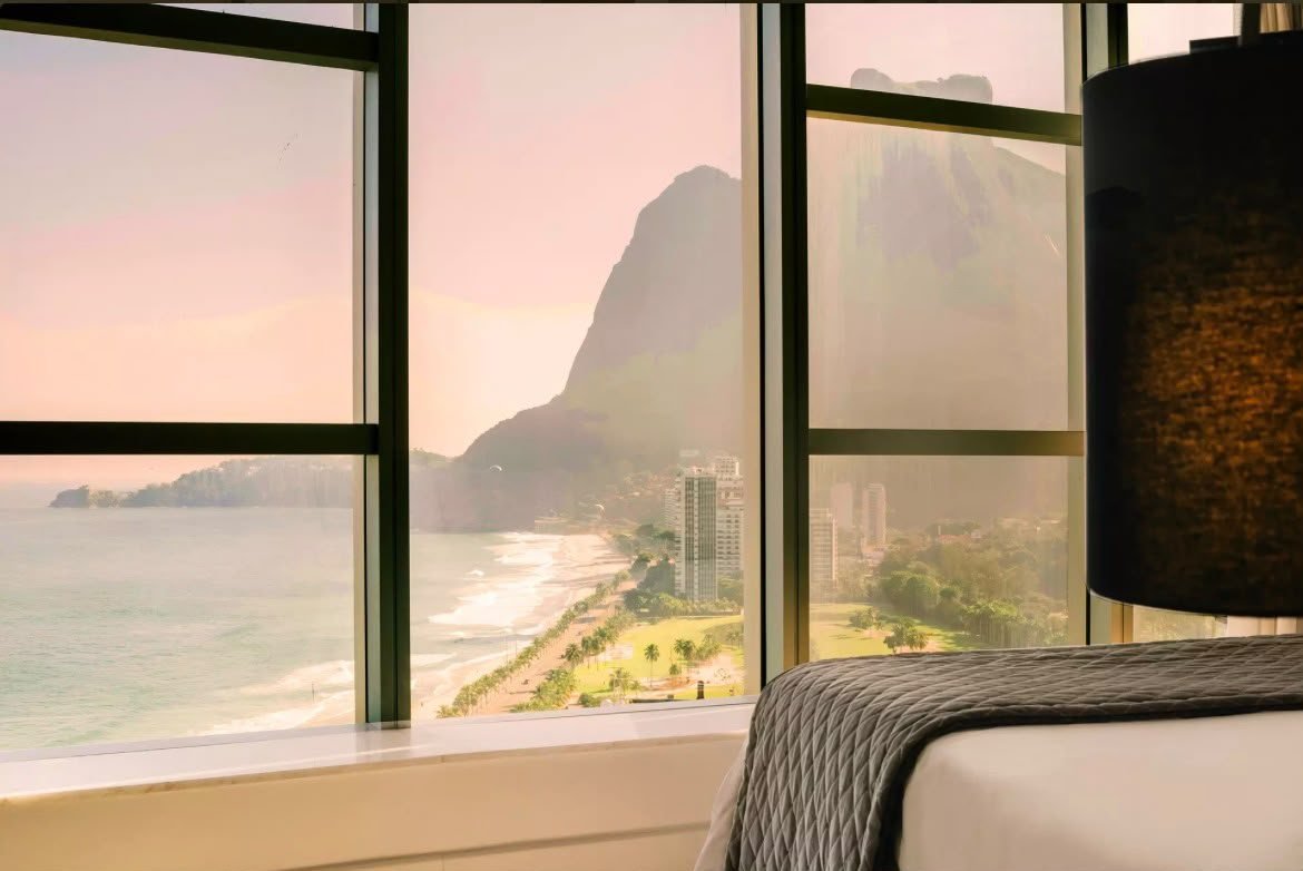 Sereia Suite — view of Pedra da Gávea