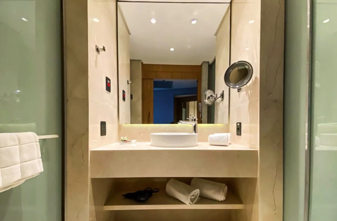 Sereia Suite — bathroom vanity